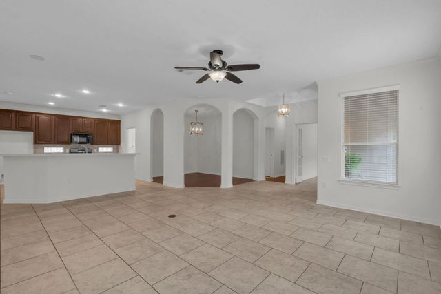 26 Paddington Way, Conroe, TX 77384