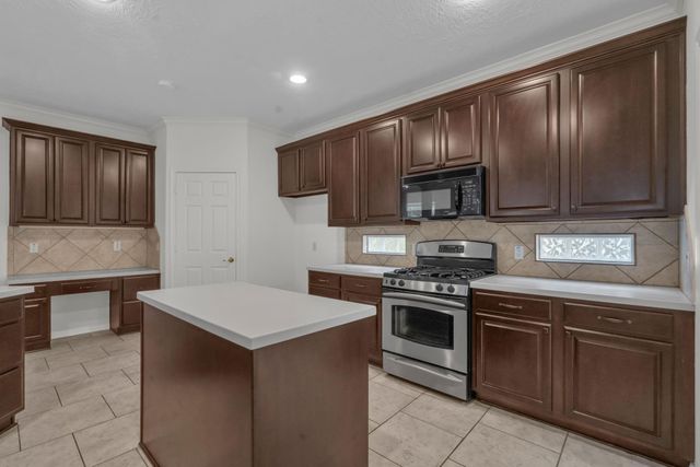 26 Paddington Way, Conroe, TX 77384