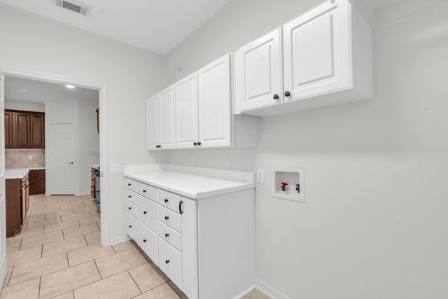 26 Paddington Way, Conroe, TX 77384
