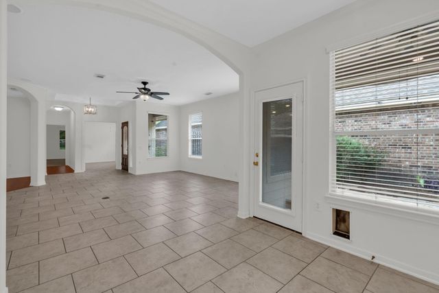 26 Paddington Way, Conroe, TX 77384
