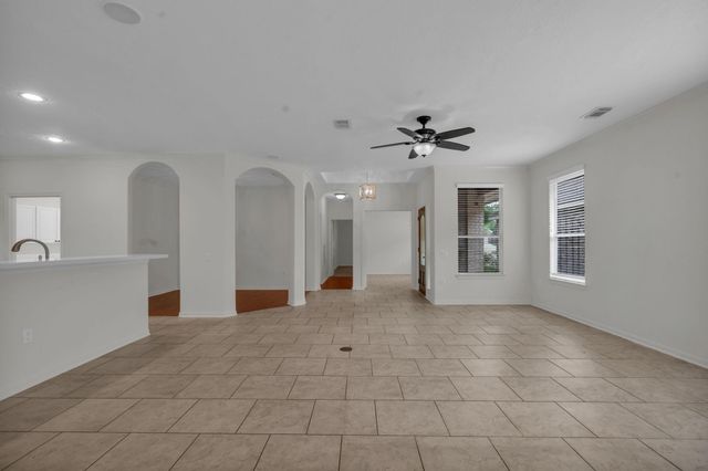 26 Paddington Way, Conroe, TX 77384