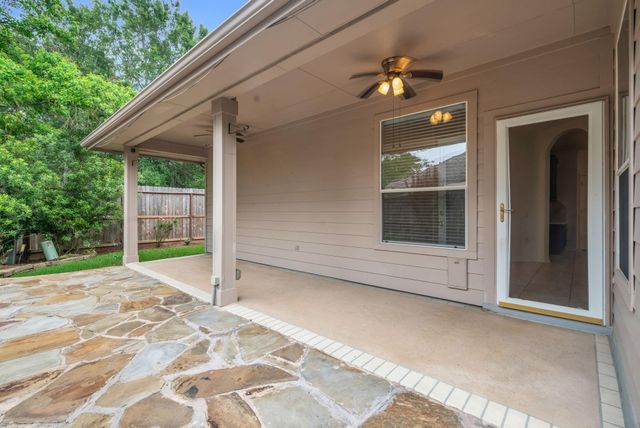 26 Paddington Way, Conroe, TX 77384