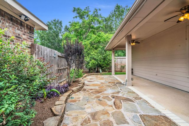 26 Paddington Way, Conroe, TX 77384