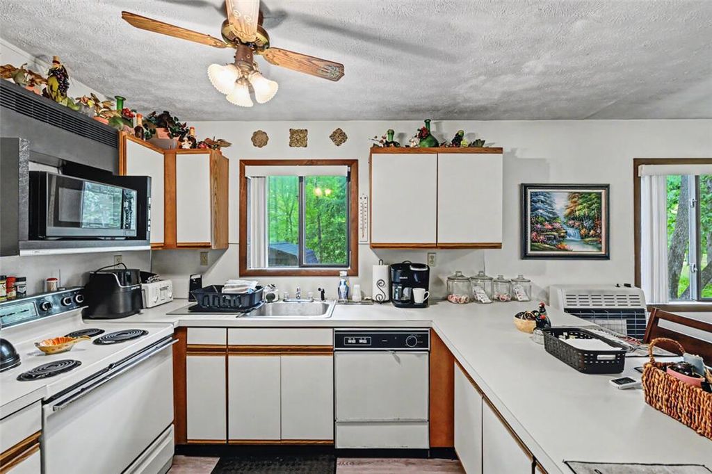 35 Teddyuscung Trail, Penn Forest Twp, PA 18210