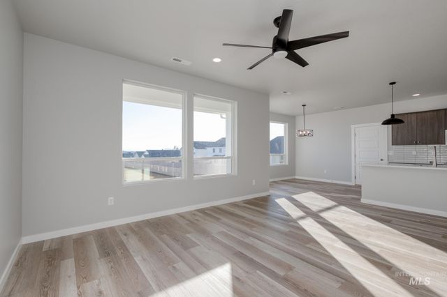 6652 S Warm Lake Ave, Meridian, ID 83642