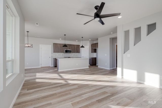 6652 S Warm Lake Ave, Meridian, ID 83642