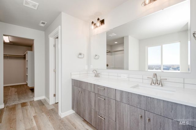 6652 S Warm Lake Ave, Meridian, ID 83642