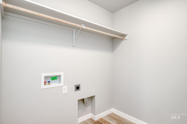 6652 S Warm Lake Ave, Meridian, ID 83642