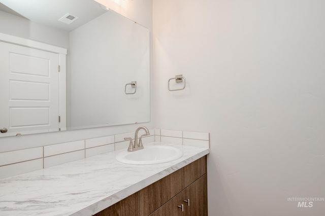 6652 S Warm Lake Ave, Meridian, ID 83642