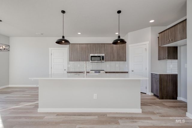 6652 S Warm Lake Ave, Meridian, ID 83642