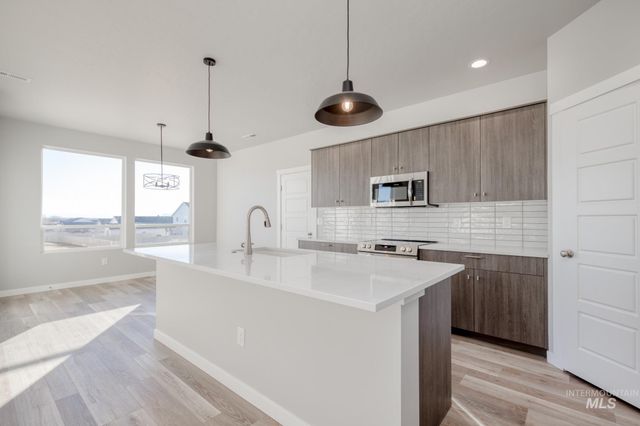 6652 S Warm Lake Ave, Meridian, ID 83642