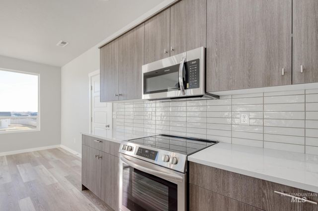 6652 S Warm Lake Ave, Meridian, ID 83642