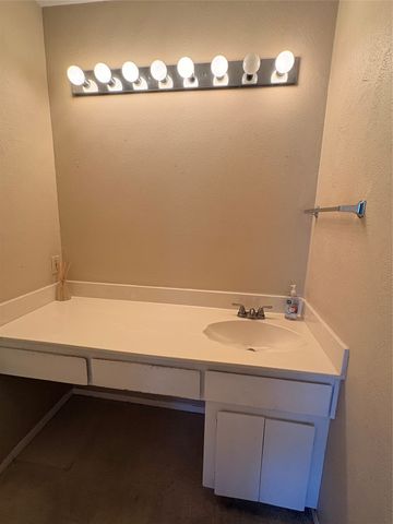 10727 Sandpiper Lane 22, Dallas, TX 75230