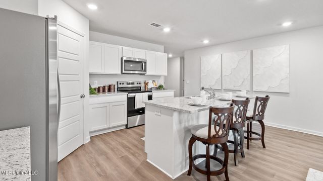 812 Fairway Avenue, Byram, MS 39272