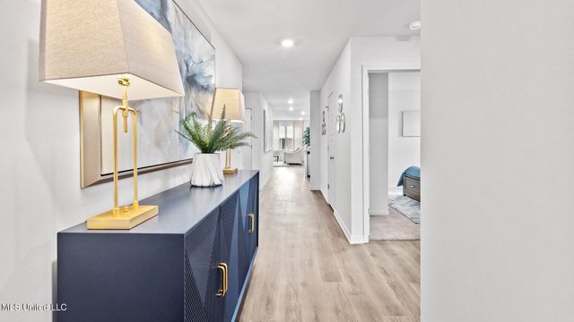 812 Fairway Avenue, Byram, MS 39272