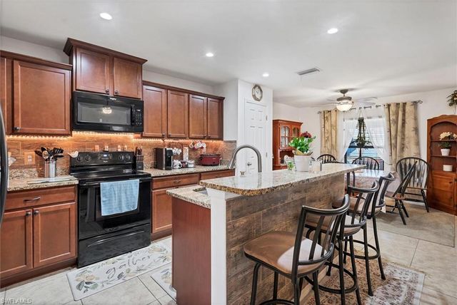 1826 SW Trafalgar PKWY, Cape Coral, FL 33991