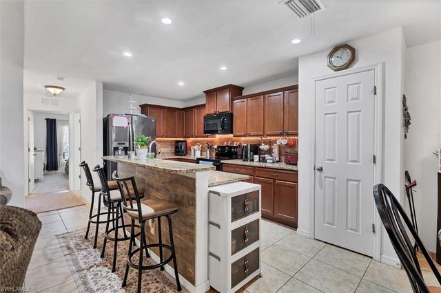 1826 SW Trafalgar PKWY, Cape Coral, FL 33991