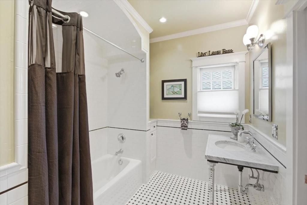 Image 37 of property listing at 656 Palm Haven Avenue, San Jose, CA 95125