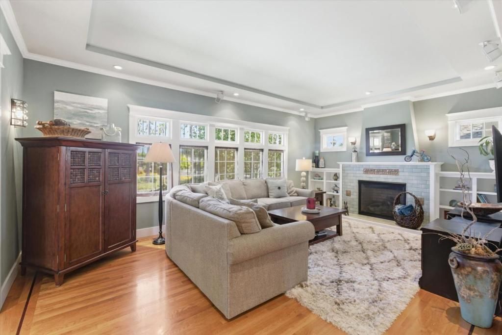 Image 7 of property listing at 656 Palm Haven Avenue, San Jose, CA 95125