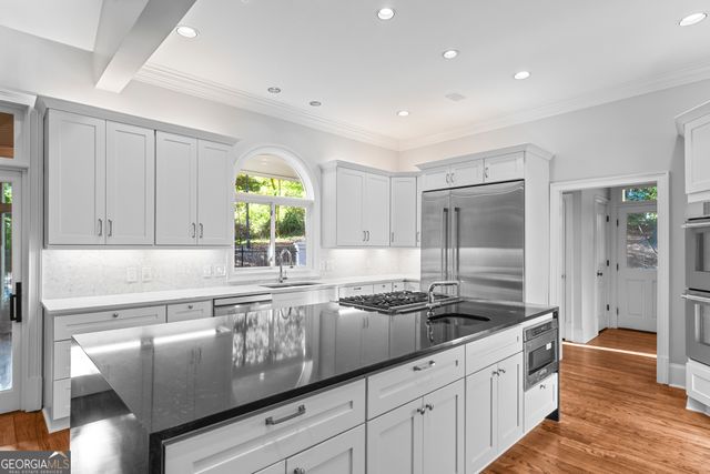 520 Chestnut Rose Lane, Sandy Springs, GA 30327