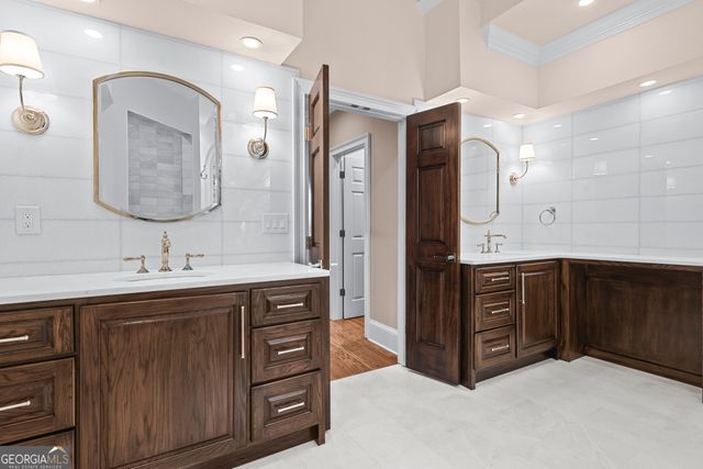 520 Chestnut Rose Lane, Sandy Springs, GA 30327