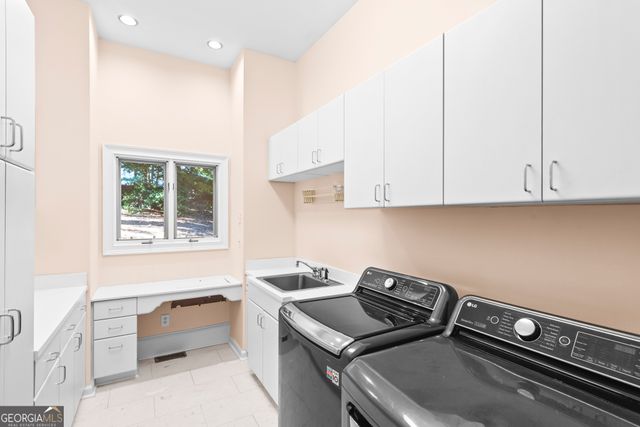 520 Chestnut Rose Lane, Sandy Springs, GA 30327