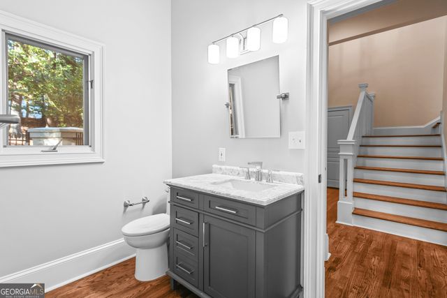 520 Chestnut Rose Lane, Sandy Springs, GA 30327