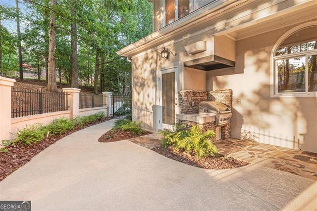 520 Chestnut Rose Lane, Sandy Springs, GA 30327