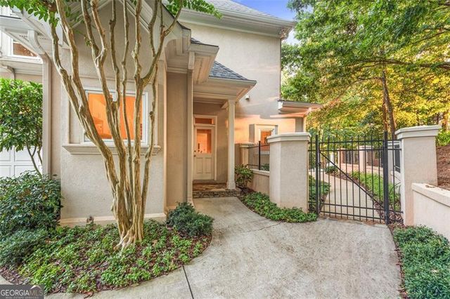 520 Chestnut Rose Lane, Sandy Springs, GA 30327