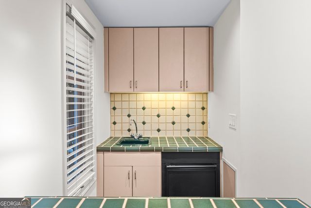 520 Chestnut Rose Lane, Sandy Springs, GA 30327