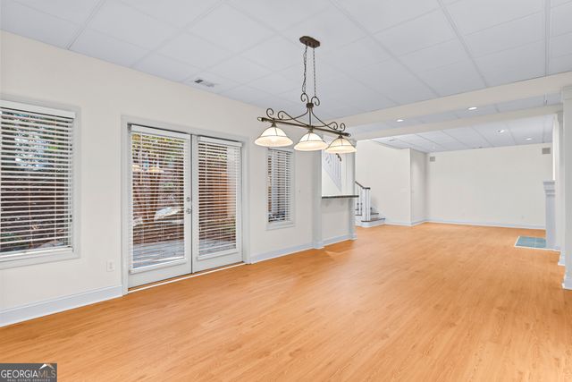 520 Chestnut Rose Lane, Sandy Springs, GA 30327