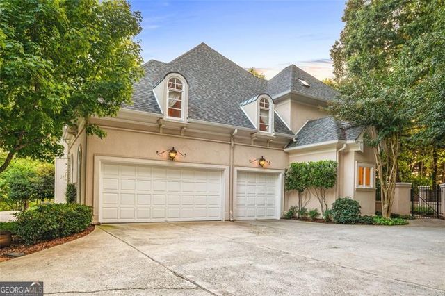 520 Chestnut Rose Lane, Sandy Springs, GA 30327