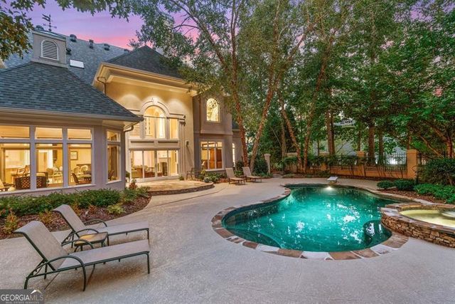 520 Chestnut Rose Lane, Sandy Springs, GA 30327