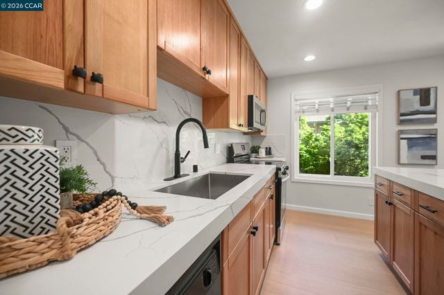 2560 Walnut Blvd 4, Walnut Creek, CA 94596