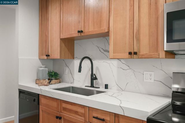 2560 Walnut Blvd 4, Walnut Creek, CA 94596