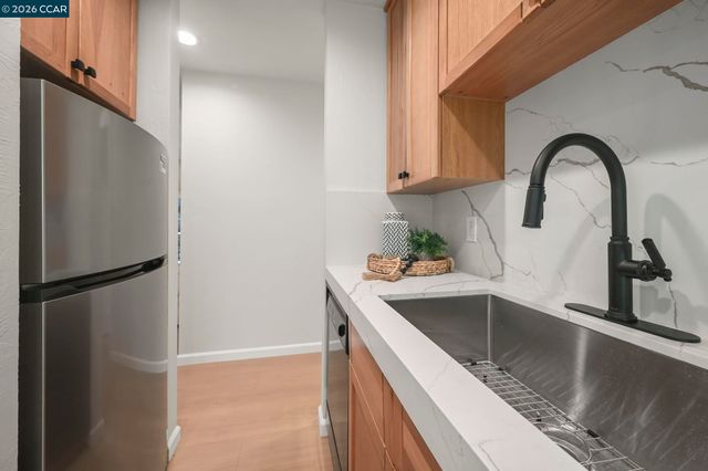 2560 Walnut Blvd 4, Walnut Creek, CA 94596