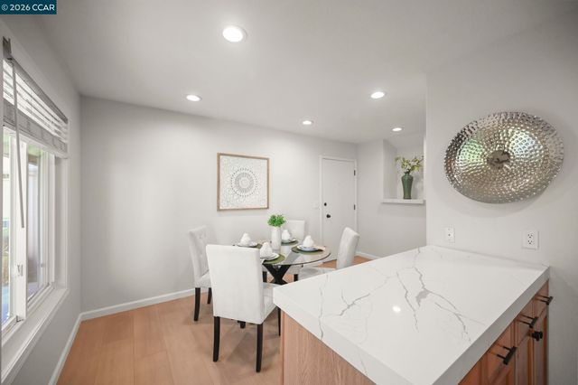 2560 Walnut Blvd 4, Walnut Creek, CA 94596