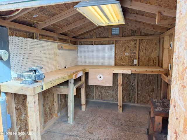 76 W Foxrun Street, Holland, OH 43528