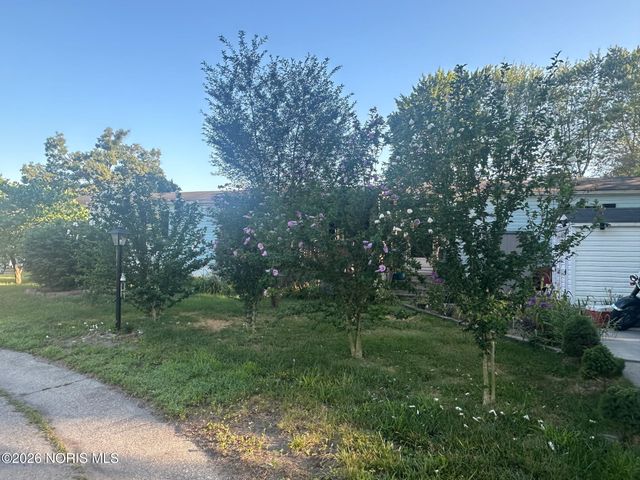 76 W Foxrun Street, Holland, OH 43528