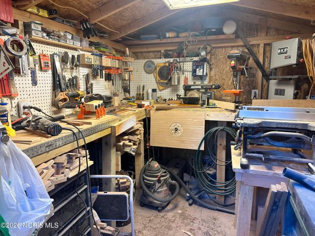 76 W Foxrun Street, Holland, OH 43528