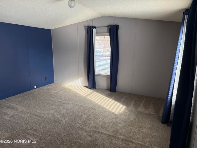 76 W Foxrun Street, Holland, OH 43528