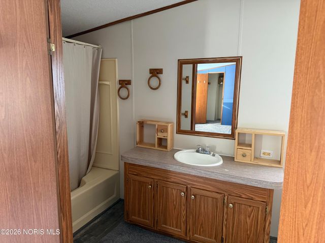 76 W Foxrun Street, Holland, OH 43528