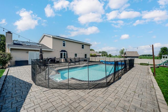 811 1st Court, Manhattan, IL 60442