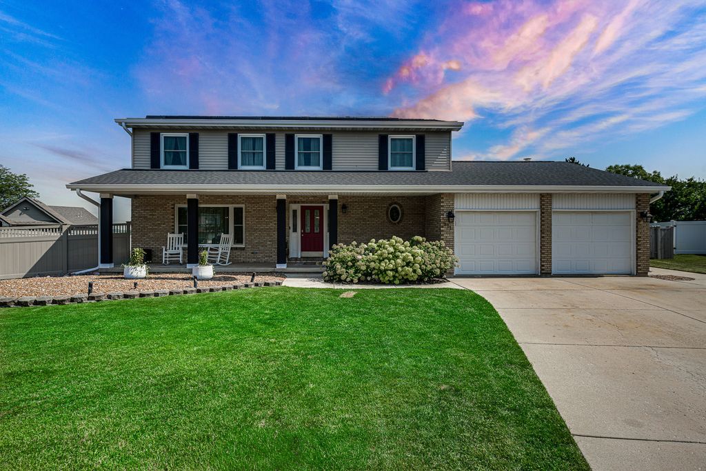 811 1st Court, Manhattan, IL 60442
