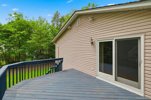 226 Ehrhardt Road, Pearl River, NY 10965