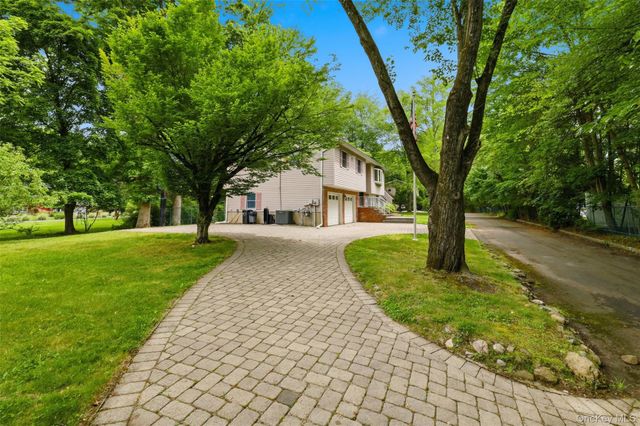 226 Ehrhardt Road, Pearl River, NY 10965