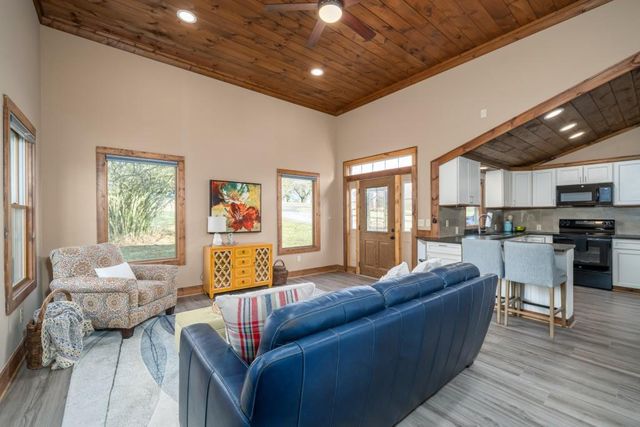 5198 Hwy 52E, Ellijay, GA 30536