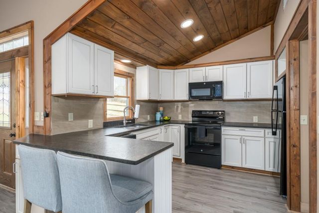 5198 Hwy 52E, Ellijay, GA 30536