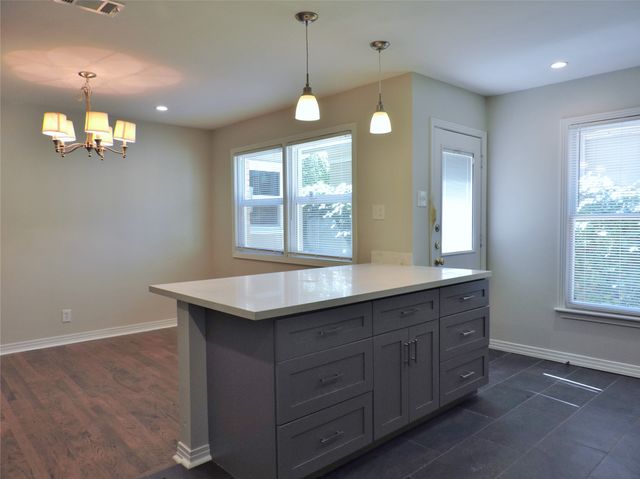 2309 Pembroke Drive B, Fort Worth, TX 76110