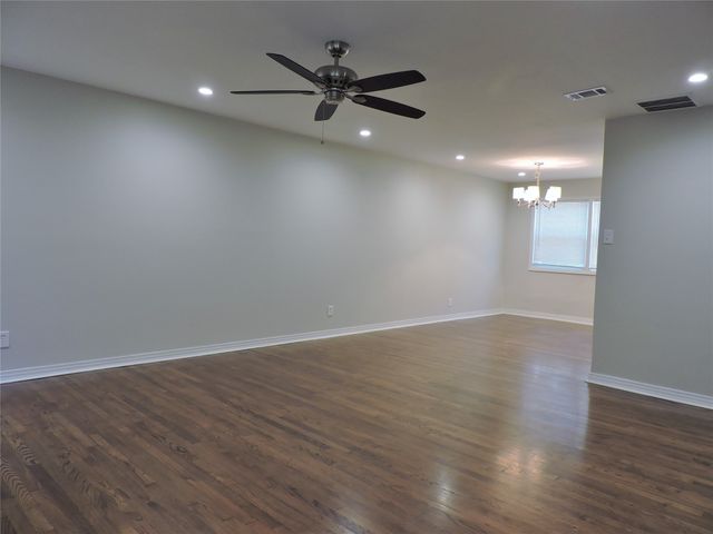 2309 Pembroke Drive B, Fort Worth, TX 76110